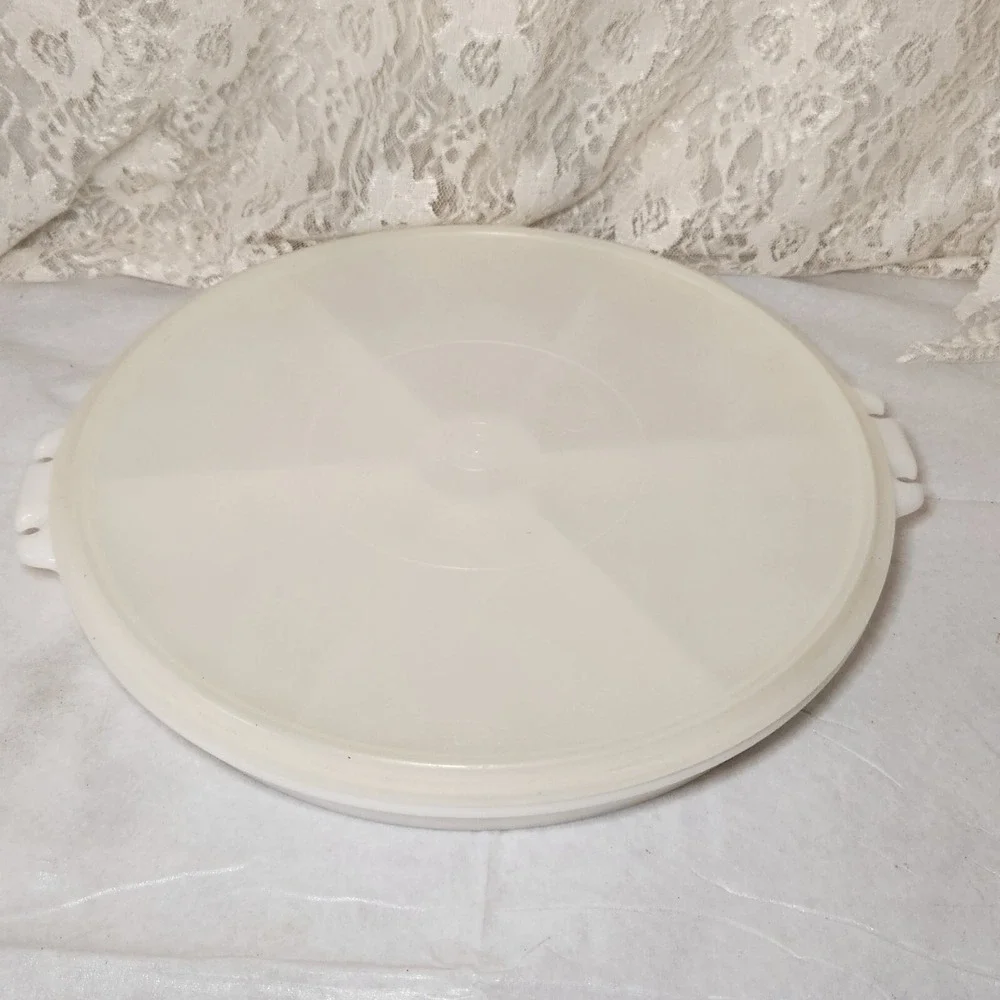 Vintage Tupperware 405-2 White Round 12